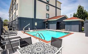 Days Inn By Wyndham Baton Rouge I-10